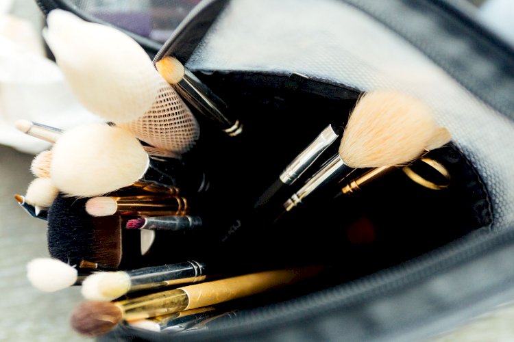 These Are The 15 Best Makeup Bags Holding All Your Favorite Makeup