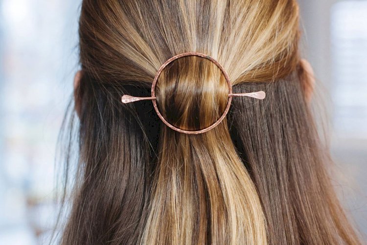 The Cute Hair Clips Adding Perfect Look To Your Next Zoom Call – Part 1
