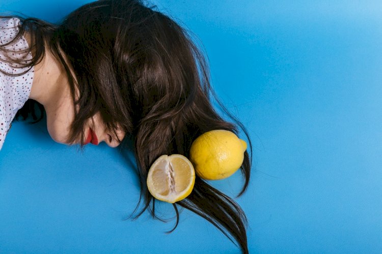 You Can Use Lemon To Keep Dandruff At Bay In These 5 Ways